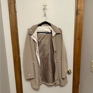 NWOT Dressbarn trench/rain coat 🧥 size Large